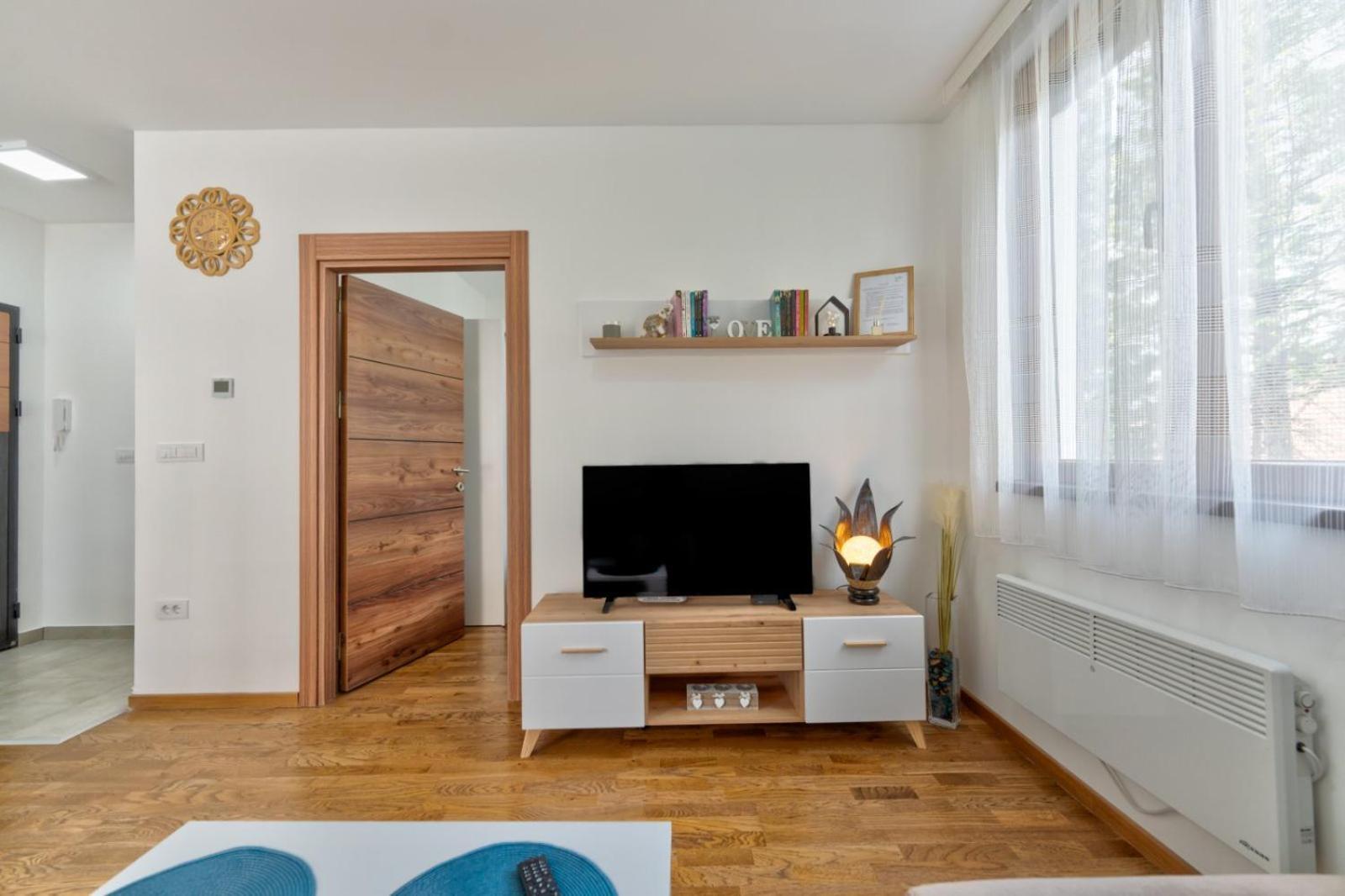 Apart Kompleks Binis Zlatibor Luaran gambar